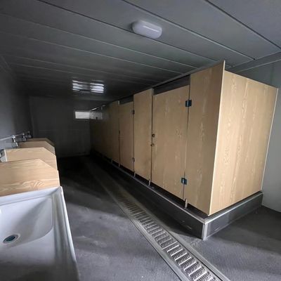 두꺼운 2024 야외 단일 화장실 산업 디자인 스타일 샤워 컨테이너 하우스 고급 화장실과 함께 공공 모바일 화장실
