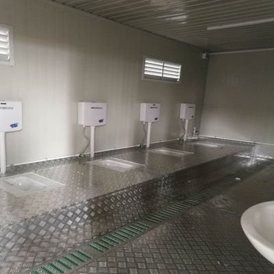 20FT/40FT 맞춤형 스키드 포털루 야외 모바일 휴대용 화장실 쇼핑몰 홍보용 사전 제조 화장실