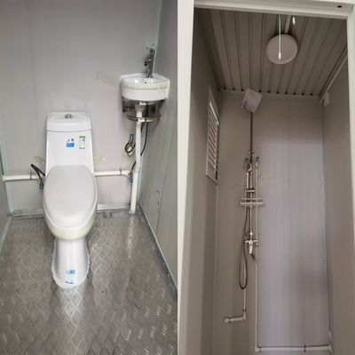 사전 제작 된 야외 욕실 휴대용 컨테이너 화장실 20ft 공용 화장실 샌드위치 패널과 함께 싱글 룸 강철 프레임