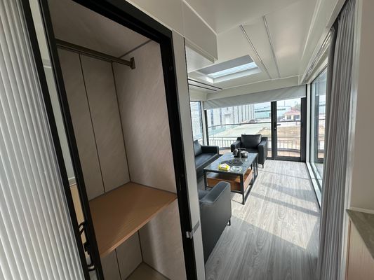 맞춤형 인테리어 장식 현대 디자인 고급 캠핑 캡슐 지능형 시스템으로 미리 제조 된 주택