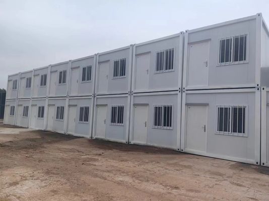 15-25 년의 수명과 사용자 정의 가능한 디자인으로 제작된 철강 전공 샌드위치 패널