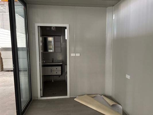 확장 가능한 컨테이너 하우스 알루미늄 창문과 함께 20ft 40ft 프리팩트 스틸 샌드위치 패널