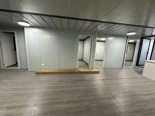 맞춤형 컬러 빌라 20ft 30ft 40ft 모바일 모듈 주택 철강 프레임과 고립 생활 모바일 전공 주택