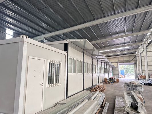 호텔 방화 방지 프리팩트 스틸 프레임 맞춤형 디자인과 고급 디자인 20FT / 40FT의 평면 포장 컨테이너 하우스