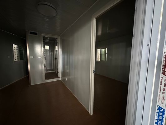 알루미늄 창문 빠른 건설 40 Ft 20 Ft Prefab 현대 이동식 Prefabricated 맞춤형 레이아웃 빌라 휴대용 확장 컨테이너 하우스
