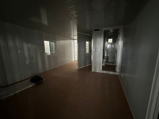 빌라 현대 20 피트 30 피트 40 피트 모바일 확장 가능한 컨테이너 하우스 주택 환경 친화적 화장실과 부엌과 함께 사전 제조