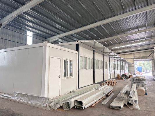 호텔 숙박 솔루션을위한 맞춤형 20FT / 40FT 호텔 프리팩 현대 주택 평면 팩 컨테이너 빌라