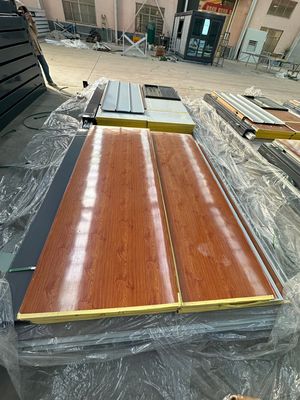 삼각형 지붕 평면 팩 프리팩 하우스 20ft 40ft 컨테이너 하우스 사용자 정의 색상 샌드위치 패널 철 프레임