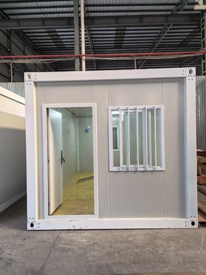 분쇄 된 다리 알루미늄 문 평면 20ft 40ft 컨테이너 주택 스틸 프레임 쉽게 설치 장점을 가진 사전 제조 컨테이너 하우스