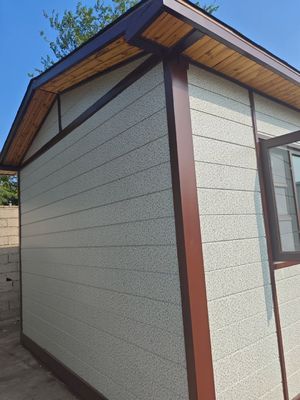 모듈형 전조 치킨 하우스 스틸 프레임 하우스 재활용 가능한 알루미늄 창문과 함께 전조 해변 하우스