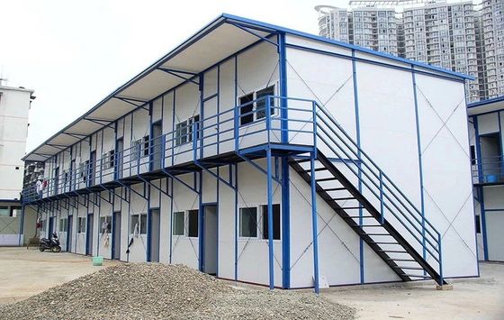 빠른 운송 50/75/100mm 파동 샌드위치 패널과 가벼운 철강 구조 프레임과 함께 Prefab 정원 하우스