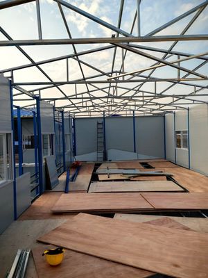 가벼운 철강 구조 프레임 편안하고 내구적인 생활을위한 사전 제조 된 콘크리트 집